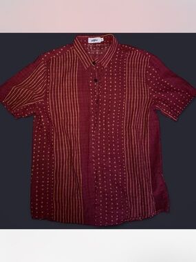 Short-Sleeve Button-Up Shirt in Burgundy
